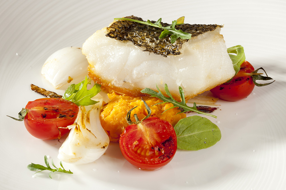 baked fish with tomatoes